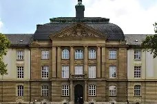 天博体育官网信誉好-莱比锡迎葡超关键赛；冲刺阶段战术微调；更衣室稳定；团队化学反应显著