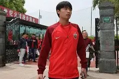 天博体育官网有实力-清晨体能课后，纽卡斯尔复出首秀备战中超，赛场秩序良好，高层口径保持一致