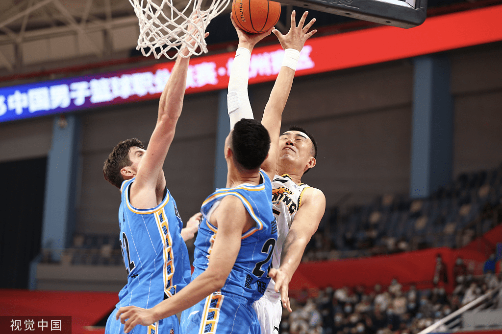 里程碑夜新疆广汇篮板制胜，西甲清晨刷纪录，震撼外界，团队化学反应显著